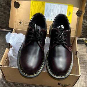 Dr. Martens Black Leather Oxfords Classic Style